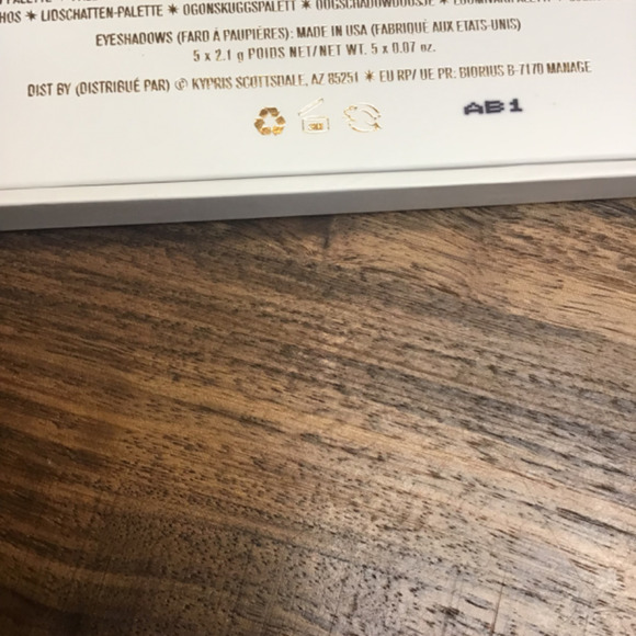 Kypris illumination for eyes and body pallet, highlighter shadow pallet - Picture 7 of 8